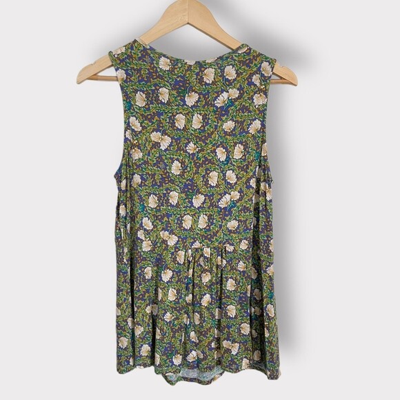 Moon & Sky Floral Tank Top Medium - Picture 2 of 7